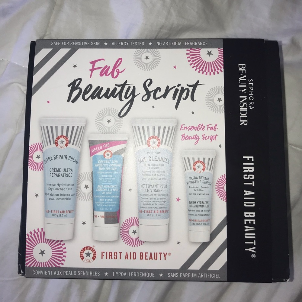 FIRST AID BEAUTY KIT